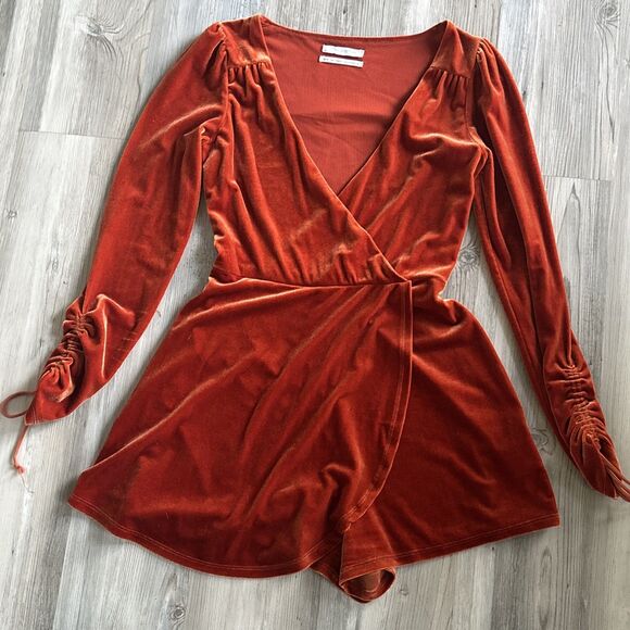 Urban Outfitters Long Sleeved Velvet Jumpsuit Romper Terra-Cotta Orange Size XS - Picture 1 of 8